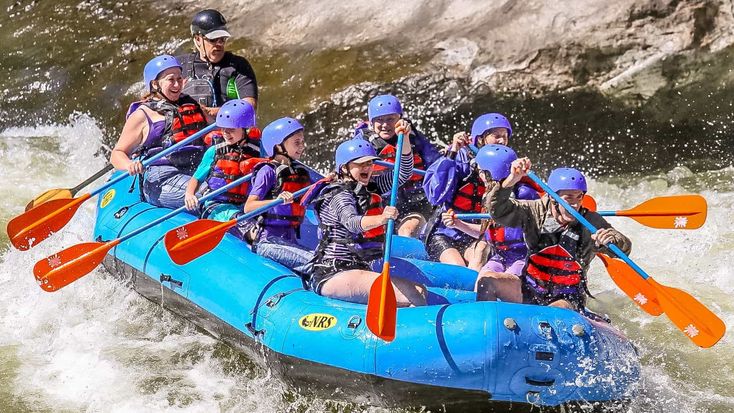 River Rafting Nepal | Trailblazers Nepal travelers enjoying rafting with their groups